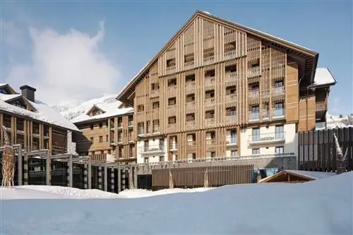 Внешний вид отеля Chedi Andermatt зимой