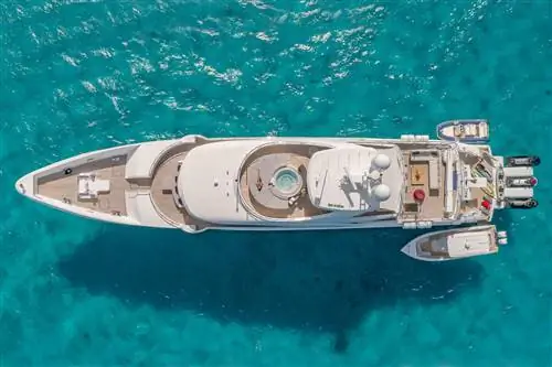 Вид с воздуха на яхту Big Sky от Northrop & Johnson