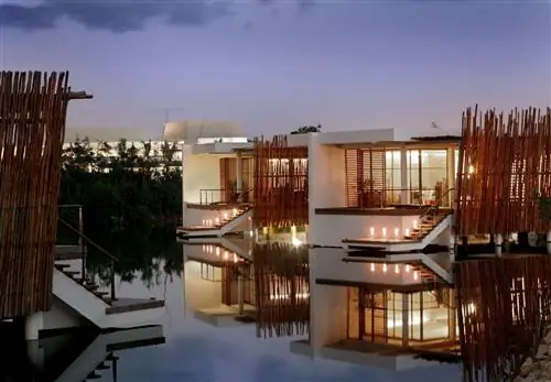 Суперлюкс Rosewood Mayakoba над водой в виде лагуны