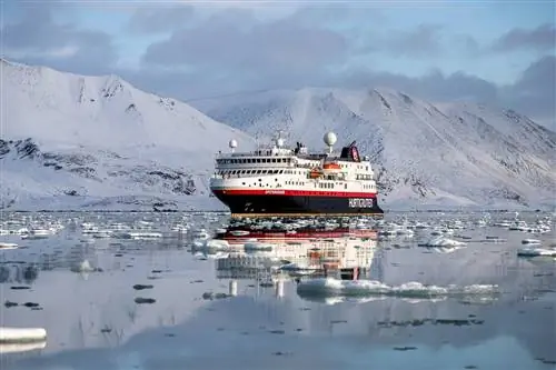 Ледник MS Spitsbergen Monaco на Шпицбергене