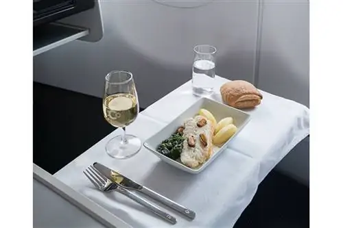 Ужин в полете и напитки на борту La Compagnie