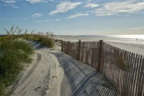 Пляж у океана в гольф-курорте Kiawah Island