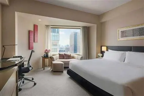 Номер в отеле ANA InterContinental Tokyo признан одним из лучших отелей Токио.