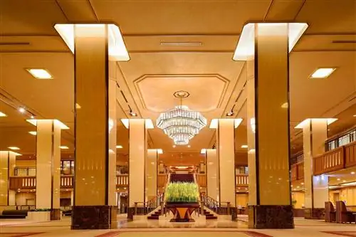 Вестибюль Imperial Hotel Tokyo признан одним из лучших отелей Токио.