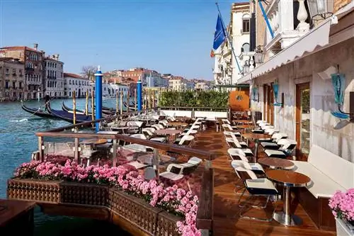 Зал Riva и фасад отеля The Gritti Palace, a Luxury Collection Hotel
