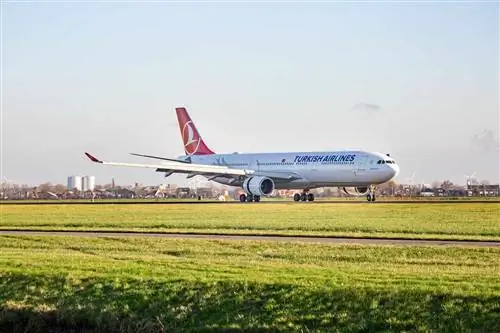 Airbus A330 Turkish Airlines приземлился в Амстердаме