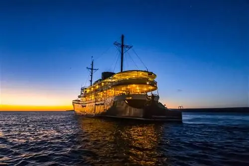 Эволюция от Quasar Expeditions ночью с включенным светом