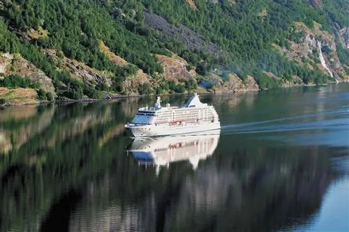Regent Seven Seas Voyager Гейрангер-фьорд Норвегия Regent Seven Seas Voyager Гейрангер-фьорд Норвегия