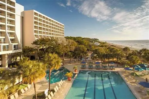Внешний вид и вид на бассейн Hilton Head Marriott Resort & Spa Внешний вид и вид на бассейн Hilton Head Marriott Resort & Spa