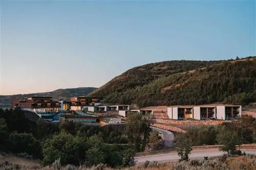 Внешний вид The Lodge at Blue Sky, признанного одним из лучших курортов США.