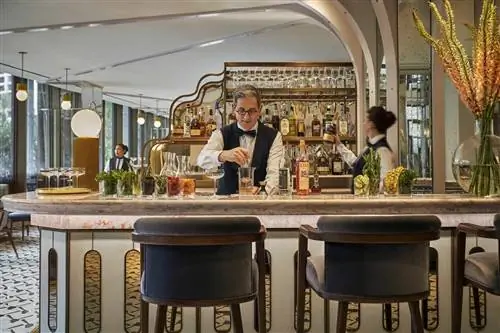 Интерьеры баров, еды, номеров отеля Four Seasons New Orleans