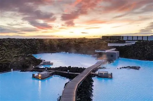 Вид с воздуха на Голубую лагуну Исландии