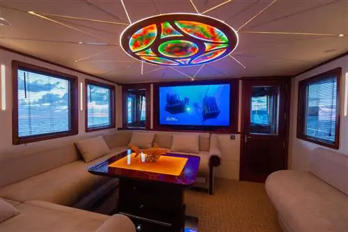 Fraser Yachts Опыт глубокого синего моря