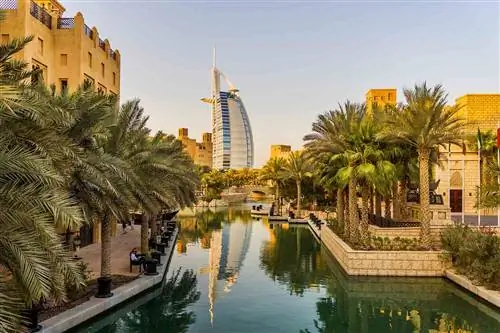 Внешний вид Souk Madinat Jumeirah и Burj al Arab