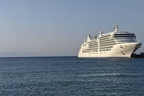 Круизный лайнер Silversea, поездка Silver Moon на Кипр, Грецию