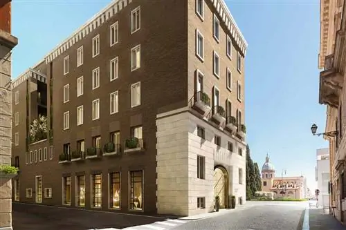 Via della Frezza в Bulgari Rome