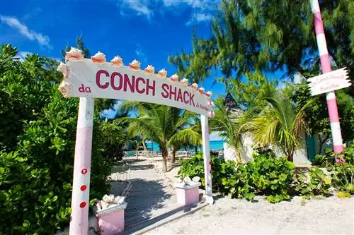 Вход в Da Conch Shack
