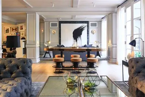 Внутреннее лобби отеля The Kimpton Brice
