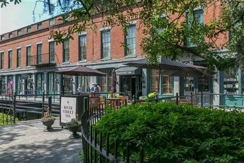 Внешний вид River Streen Inn в Саванне, Джорджия