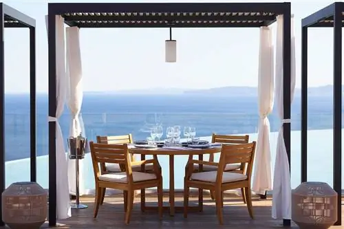 Главный ресторан Infinity Pool Destination Dining в Angsana Corfu