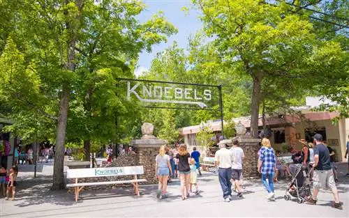 Knoebels - парк развлечений для семей с бесплатным входом в Пенсильвании. Knoebels - парк развлечений для семей с бесплатным входом в Пенсильвании.