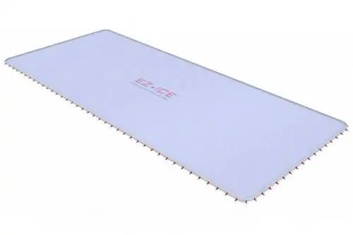 Ледовый каток EZ размером 85 x 200 футов на заднем дворе