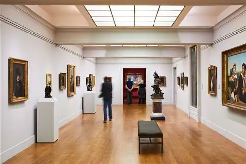 Сцены из Беркшира: интерьер галереи с картинами в Институте Кларка