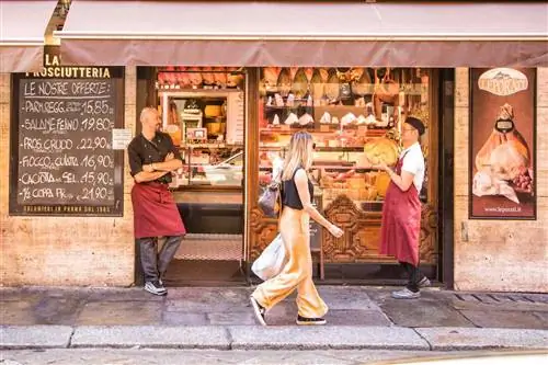 Подземелья для ветчины, уксусные лофты и другие приключения в итальянских музеях странной еды