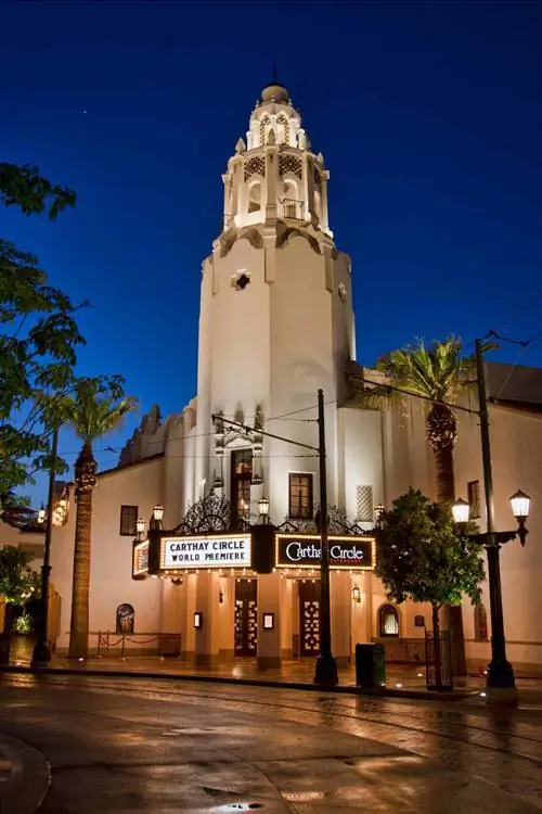 Carthay Circle Theatre - захватывающая достопримечательность Disney California Adventure.