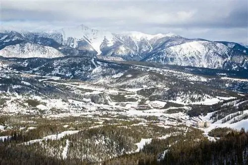Big Sky Resort - крупнейший по площади горнолыжный курорт в США, расположенный в Биг Скай, штат Монтана.