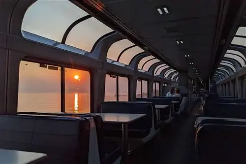 Закат с побережья Amtrak Starlight, ночная поездка на поезде