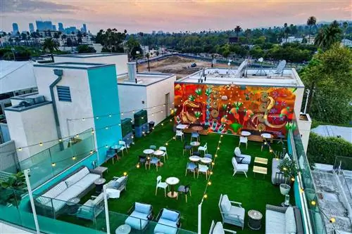 Ресторан Olivetta La Peer на крыше в Лос-Анджелесе