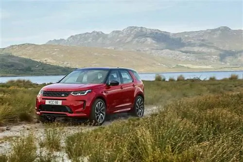 Поездка на Range Rover в элегантную английскую усадьбу - самый стильный способ сбежать из Лондона