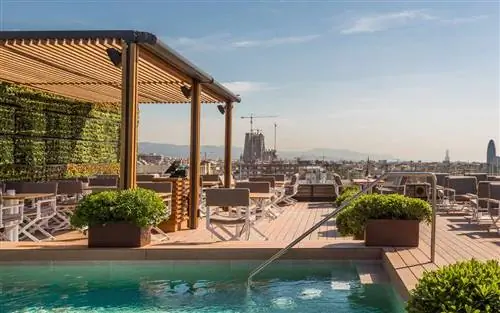 Вид на Ла Саграда Фамилия из Majestic Barelona