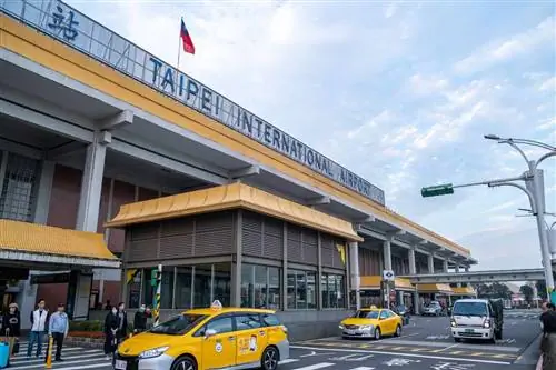 Этот аэропорт на Тайване открывается для фиктивных отпусков и полетов в никуда (видео)