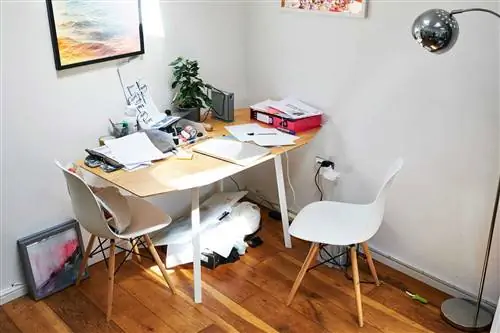 Неубранный стол дома