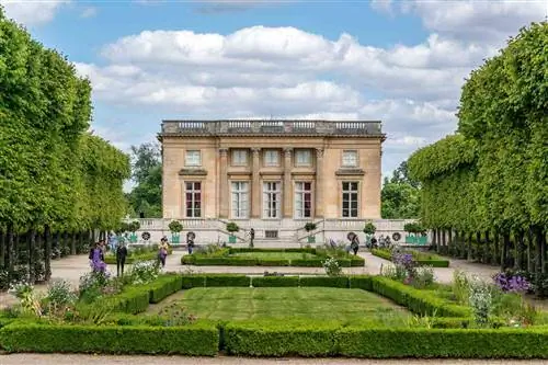 Частному саду Марии-Антуанетты в Версале восстанавливают былую славу