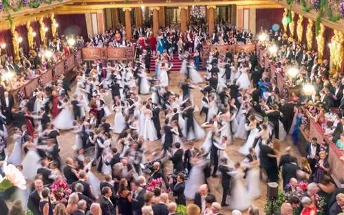 Я пошла на венский бал одна и отлично провела время
