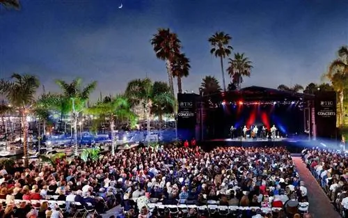 Концерт под открытым небом в Humphreys Half Moon Inn