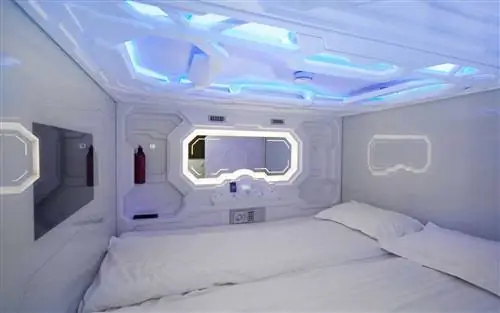 Этот хостел Space-Pod в Исландии выглядит так, как будто он прямо из «Звездных войн»