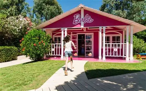 Непревзойденный опыт Барби в отеле Forte Village