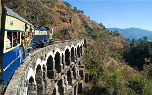 Индия Химачал-Прадаш - узкоколейный поезд Калка-Шимла