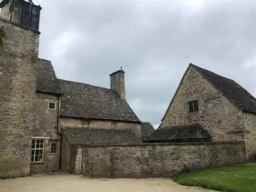 Ферма Cogges Manor из «Аббатства Даунтон» и сюжетной линии леди Эдит