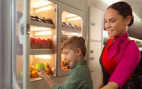Наслаждайтесь бесплатным снек-баром на Qantas.