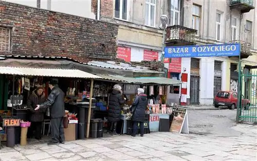 Базар Розицкого, старая рыночная площадь в Праге, район Варшавы на правом берегу реки Вислы.
