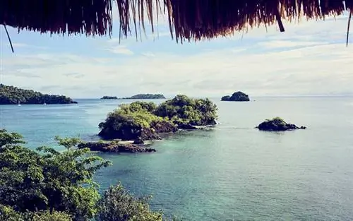 Вид на Тихий океан с террасы отеля Islas Secas, Панама.
