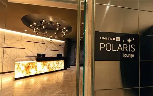 Новый Polaris Lounge от United в аэропорту Лос-Анджелеса - это, по сути, спа, но с тако и вином