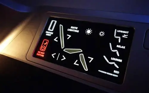 Органы управления в салоне Delta One Suite