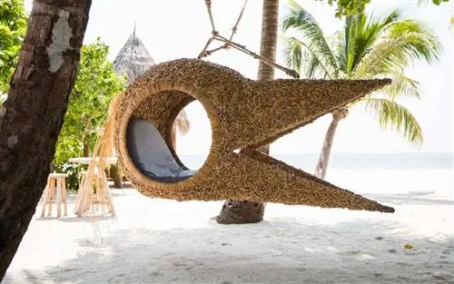Работа на территории курорта Joali Maldives