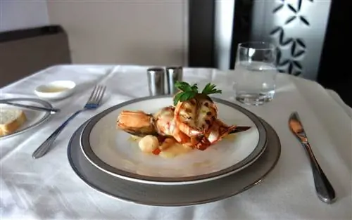 Лобстер в Сингапуре Airlines Singapore Suites